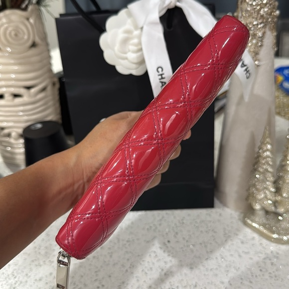 🩷CHANEL Patent Quilted Double Stitched Zip Around Wallet - Picture 12 of 17